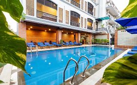 Blanc Smith Hotel